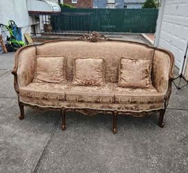 Beautiful louis XV style sofa