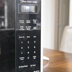 Panasonic Microwave NN-SN755S 1.6 cu. ft. Inverter Microwave, 1250W (NOT WORKING — BUY FOR PARTS ONLY)