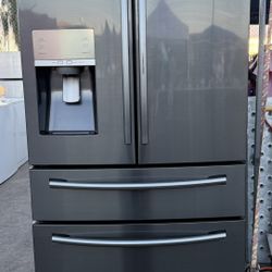 Samsung Refrigerator 4-Door $700 Ice and water dispenser fully functional 3-month warranty