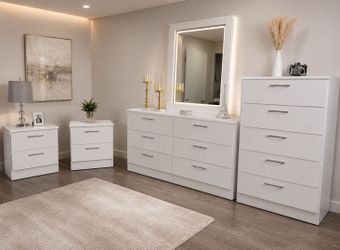 Dresser Whit Mirror , Chest And 2 Nightstands - Cómoda con Espejo, Gavetero Y 2 Mesitas de noche
