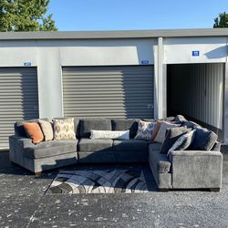 Like New Large Grey Sectional Couch/Sofa + FREE DELIVERY! 