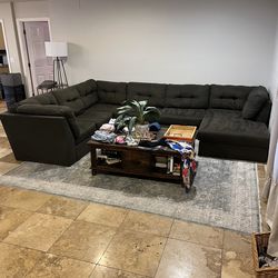 Large Sectional sofa/couch