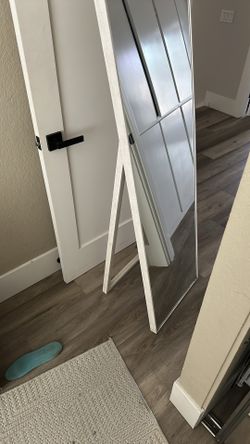 Easel / Mirror