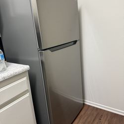 Top Freezer Fridge 14.8 Cu 