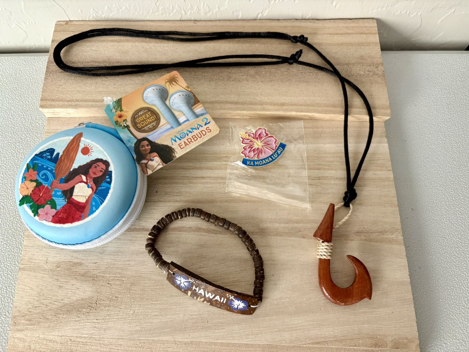 Disney’s Moana 2-Earbuds, Necklace & Accessory Set
