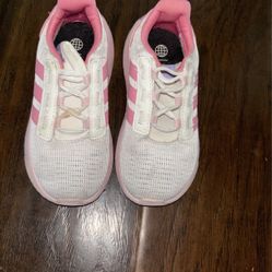 Adidas Girl Size 7