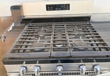 Whirlpool Freestanding Gas Range