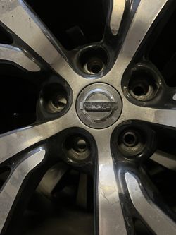 Nissan maximum 18 inch rims