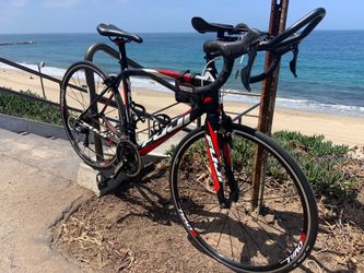 Fuji granfondo 20 speed small size 49c. With Shimano ultegra components