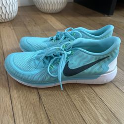 Nike Women’s 5.0 Shoes - Size 9.5 Never Worn