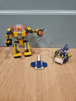 Lego underwater robot, stingray, and angler fish.
