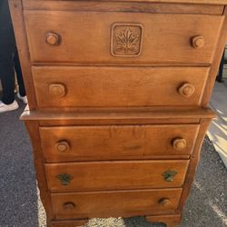 Vintage Solid Wood Maple Chest of Drawers – Carved Leaf Detail