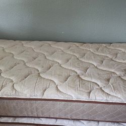 Twin Size Mattess