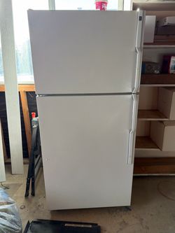 GE Refrigerator