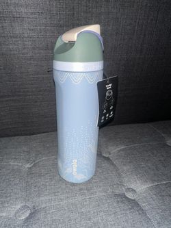 Owala FreeSip Insulated Stainless Steel Water Bottle – Light Blue Floral Pattern (Brand New with Tags)
