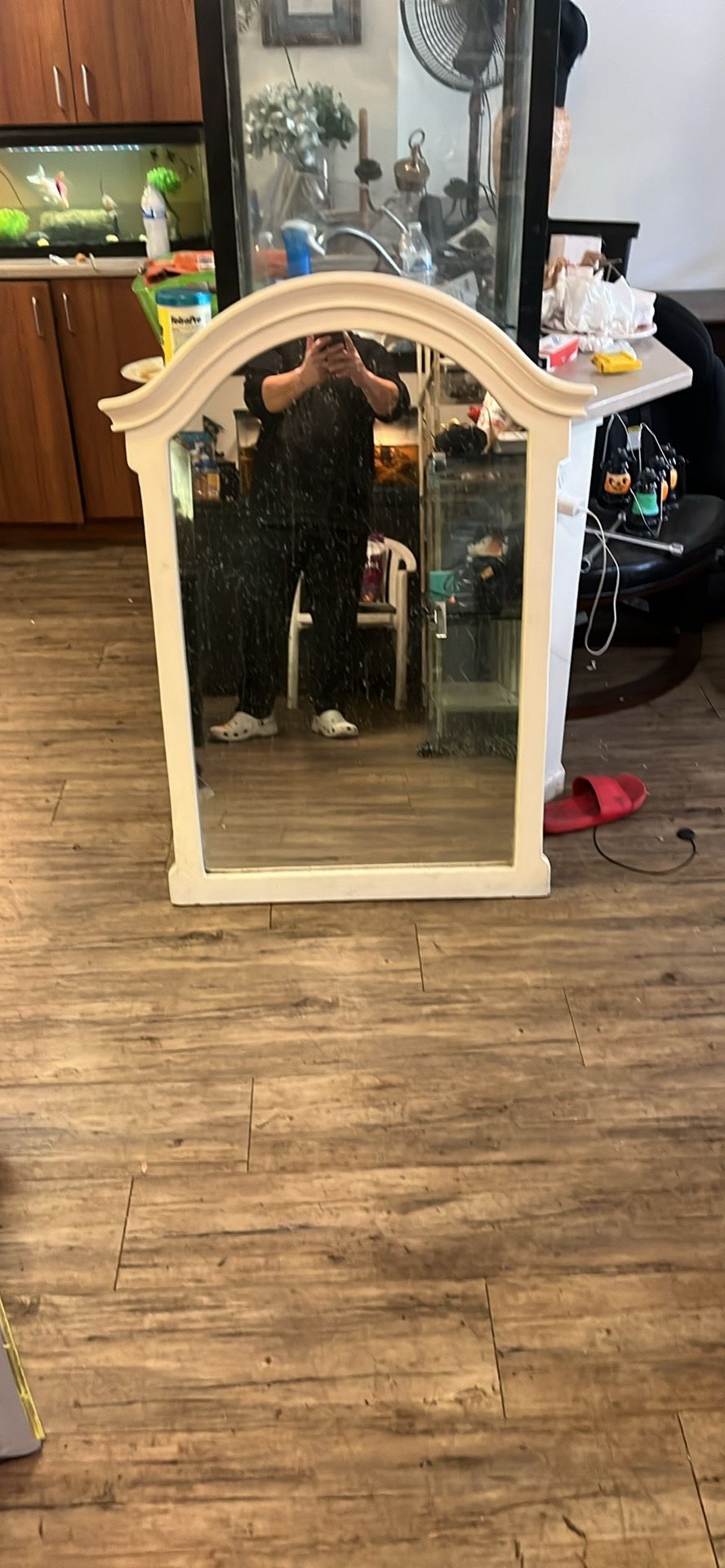 VERY NICE VANITY/DRESSER MIRROR
