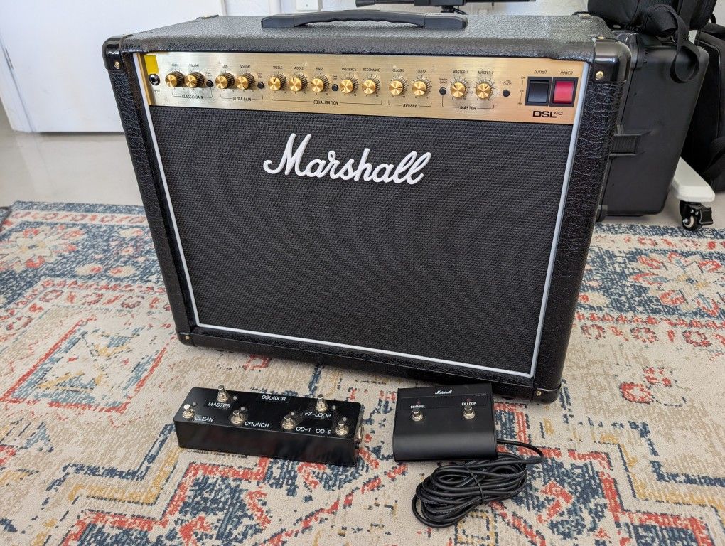 Marshall DSL40CR with Cover And Midi Footswitch 