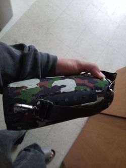 Hooked Speaker