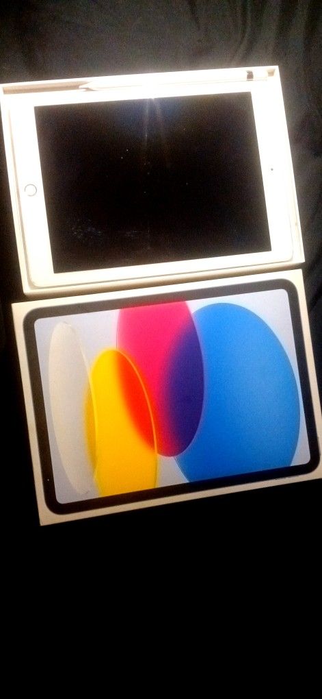 I Pad 10th Generation 64gb