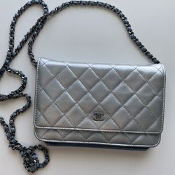 Authentic Chanel Wallet Bag + Dust Bag 