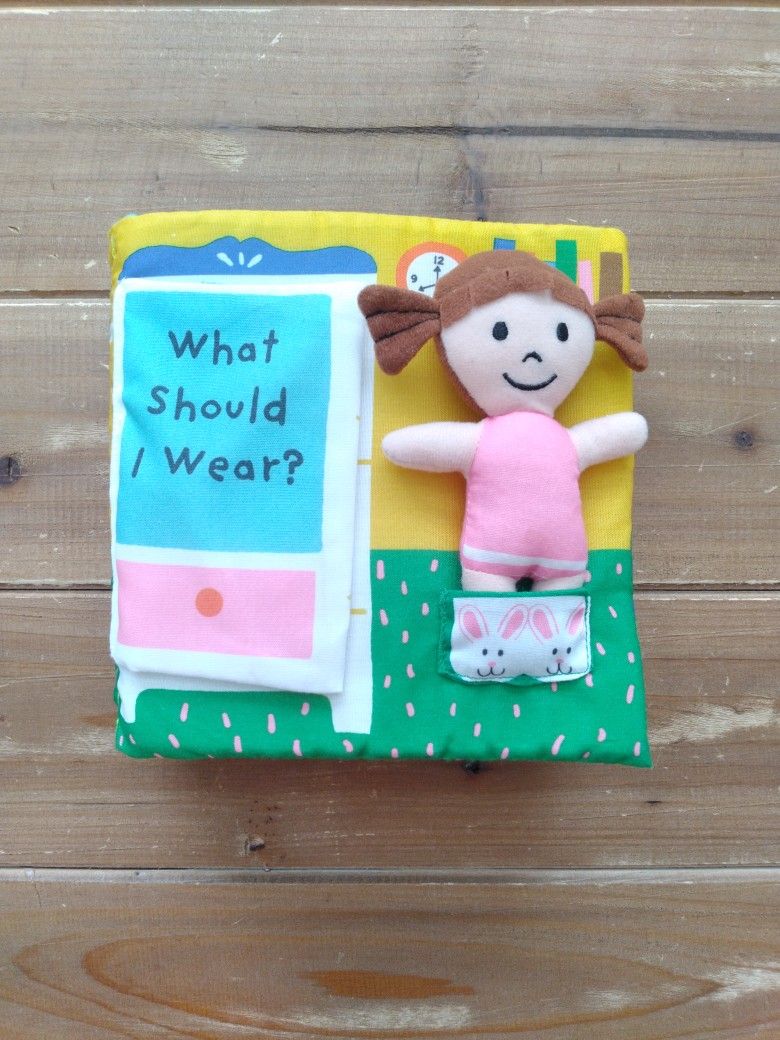 MELISSA & DOUG FABRIC BOOK 'WHAT SHOULD I WEAR?'