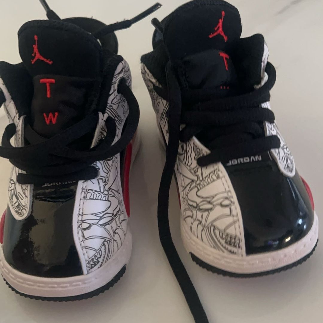Infant/toddler Jordan Sneakers 