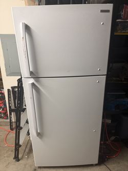 Fridge REFRIGERATOR