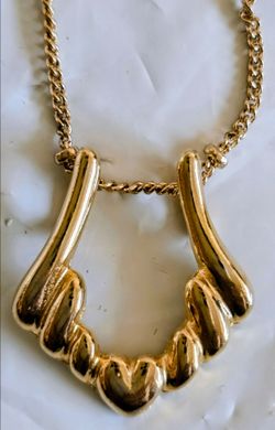 Necklace new 15 inch gold tone