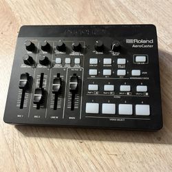 Roland  Vcr01 Aerocaster 