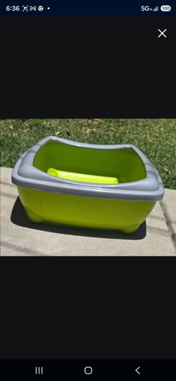 Litter box. 16 x 23
