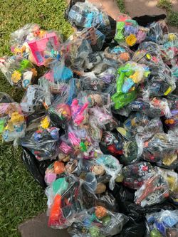 NEW AND USED TOYS, FASHION JEWELRY, CLOTHES, SHOES, HANDBAGS AND BACKPACKS, SAT 16 Sun 17