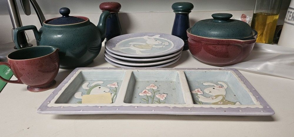 Tea pot And Dishes