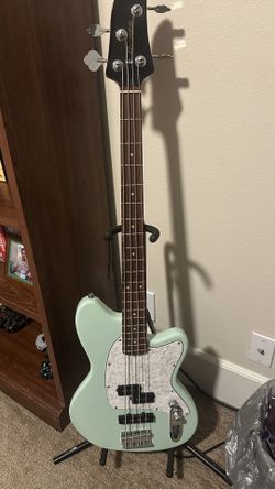 Mint green/blue Ibanez TMB-100 bass