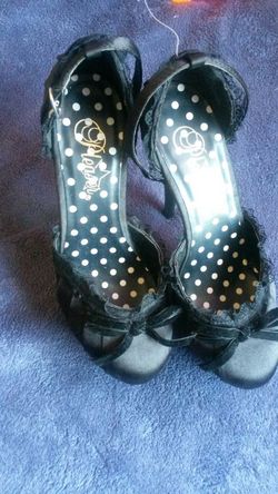 Bonitas zapatillas Size #7