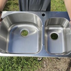 31.5” Stainless Steel Double Bowl Kitchen Sink