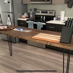 Kitchen / Island Table