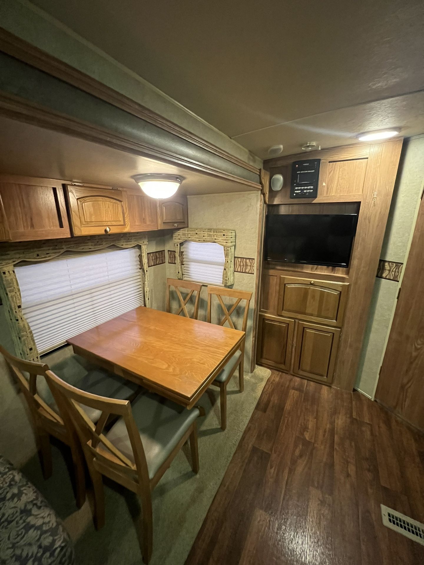 Rv Sleeps 10 For Sale 74 - x7zojsm