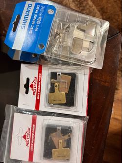 Disc brake pads for bicycles set of four pads  New