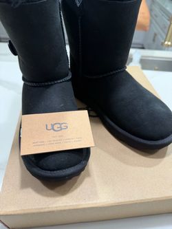 UGG Kids' Bailey Button Il size 3 Boots: 1017400K-BLK