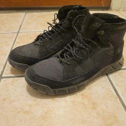 Oakley Urban Explorer Mid Hiking Boots