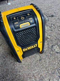Dewalt Bluetooth speaker