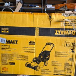 DEWALT 21 in.163cc Briggs and Stratton 725Exi Engine Rear Wheel Drive Gas Lawn Mower (FOR PARTS)READ