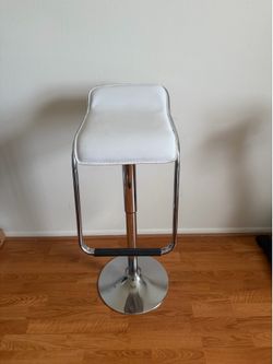 Bar stool