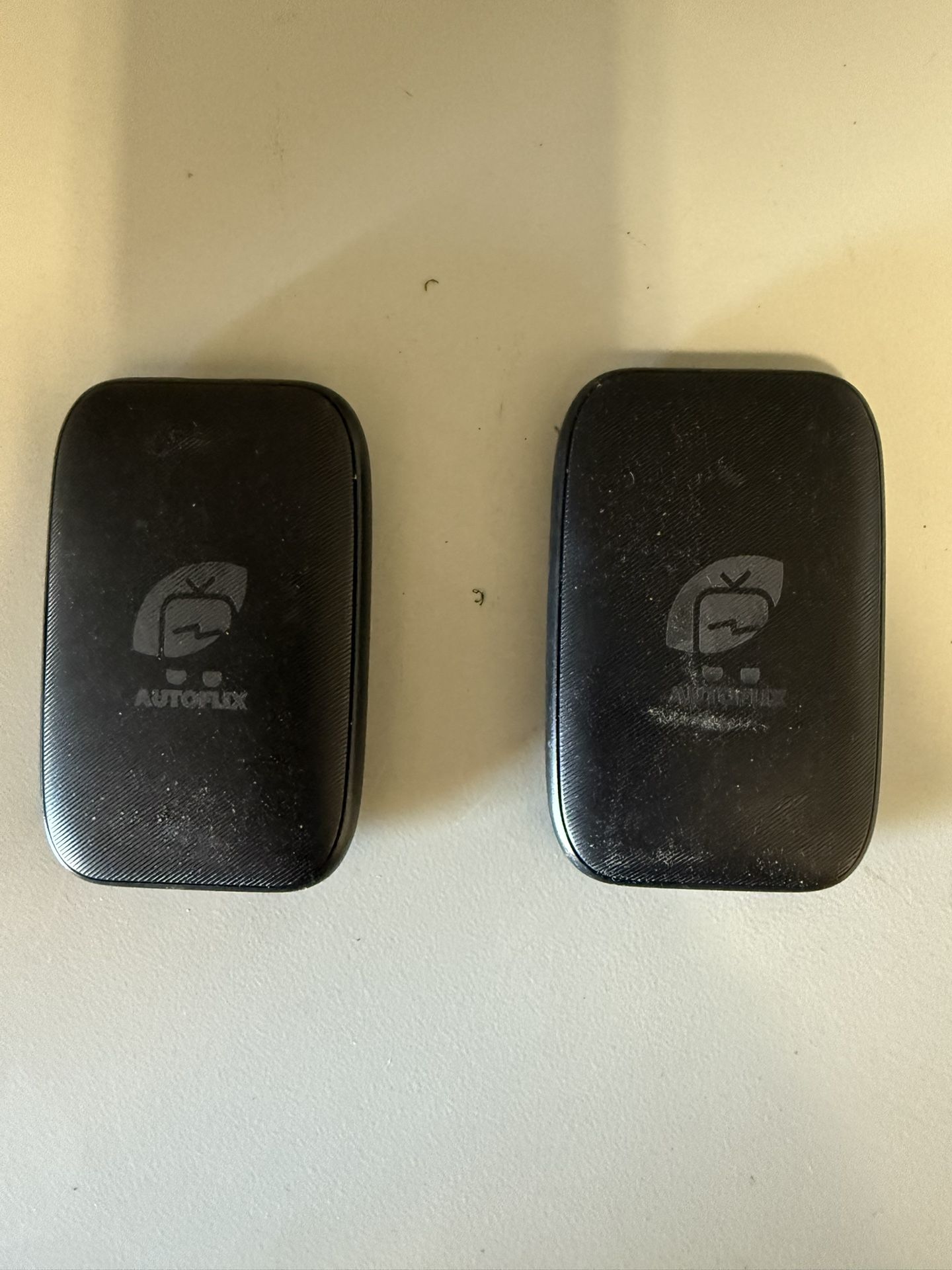 2 autoflix CarPlay Adapters