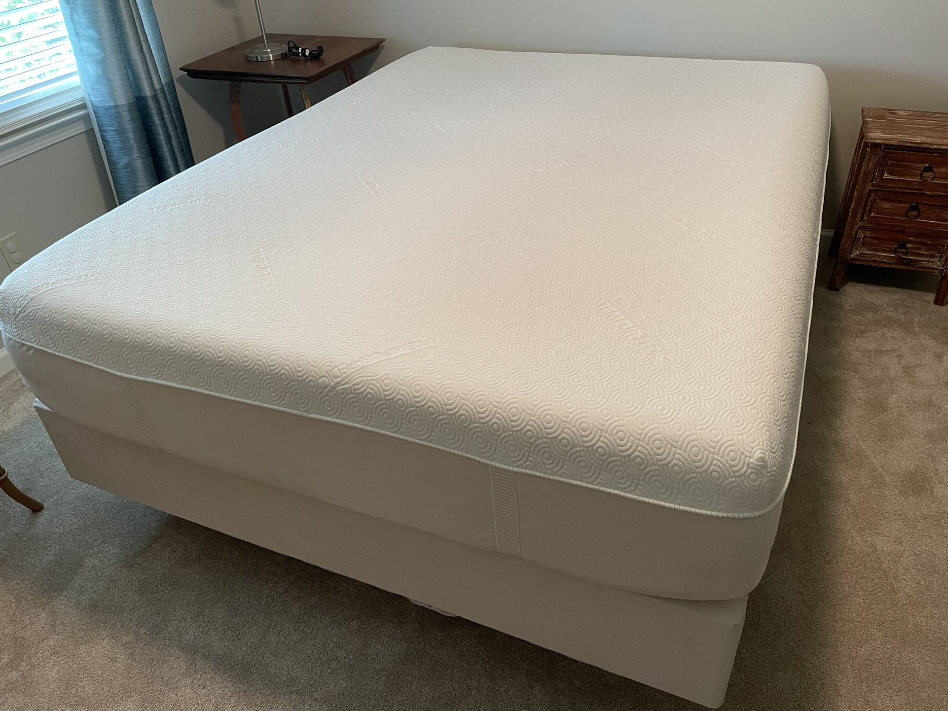 Queen Temurpedic Mattress and Box Spring 