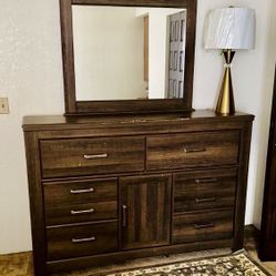 Mirror And Dresser 