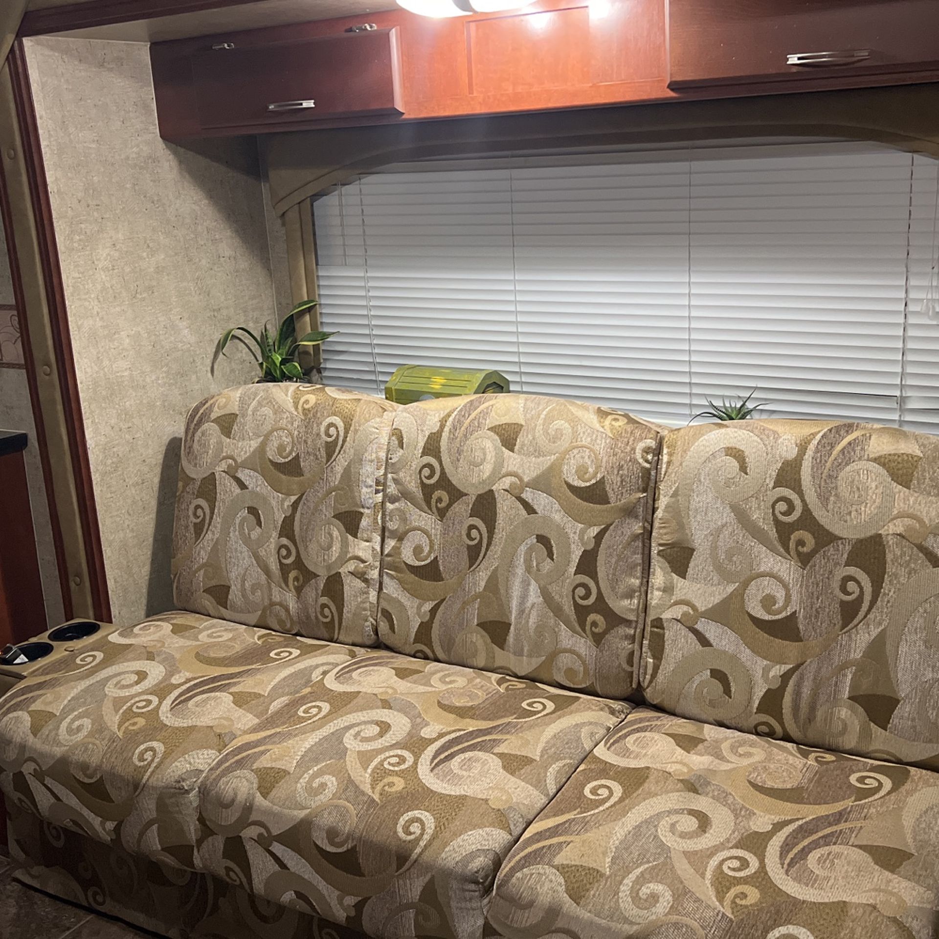 2010 21 Foot Travel Trailer Dual Axle Willwood for Sale in San Diego