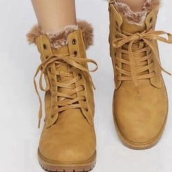 New Women’s Boots Size 8.5 