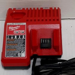 Milwaukee M12 and M18 12-Volt/18-Volt Lithium-Ion Multi-Voltage Battery Charger
Brand New 