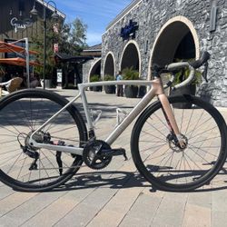 Polygon Stratos 8 2024 – Shimano Ultegra – Disc Brake – Size Small (S)